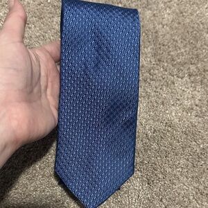 MK tie
